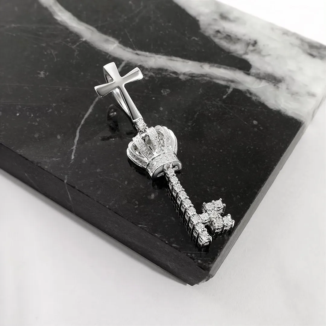 10k Gold Diamond King Key Pendant 0.16 Ctw