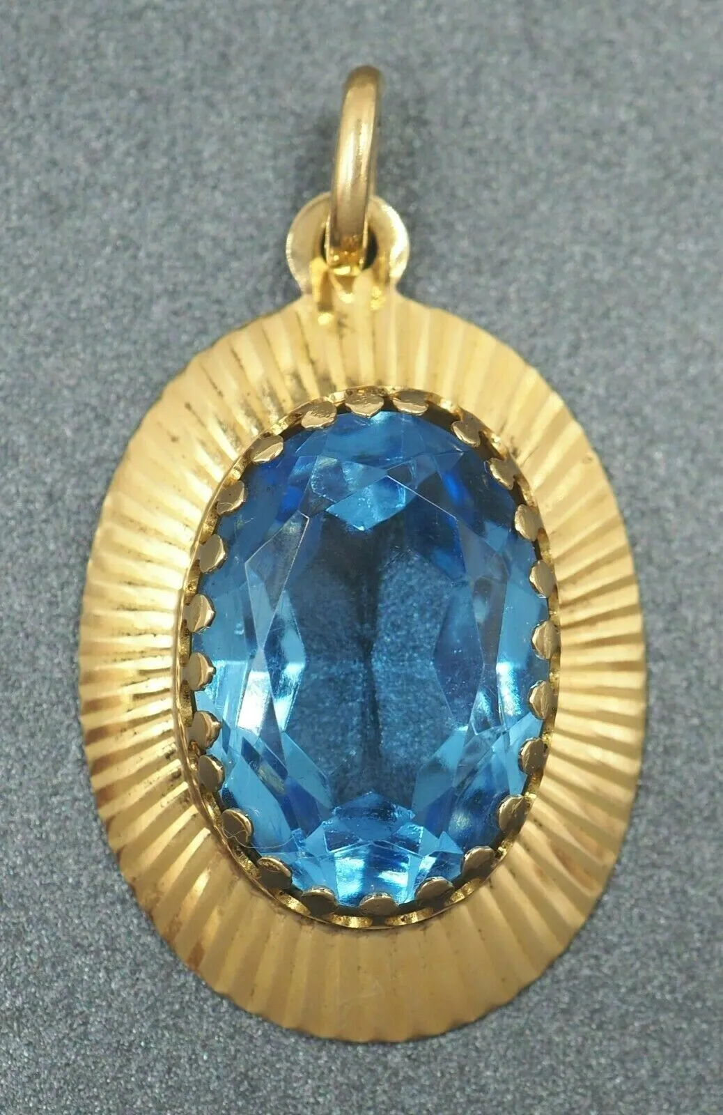 18ct Yellow Gold & Blue Paste Pendant