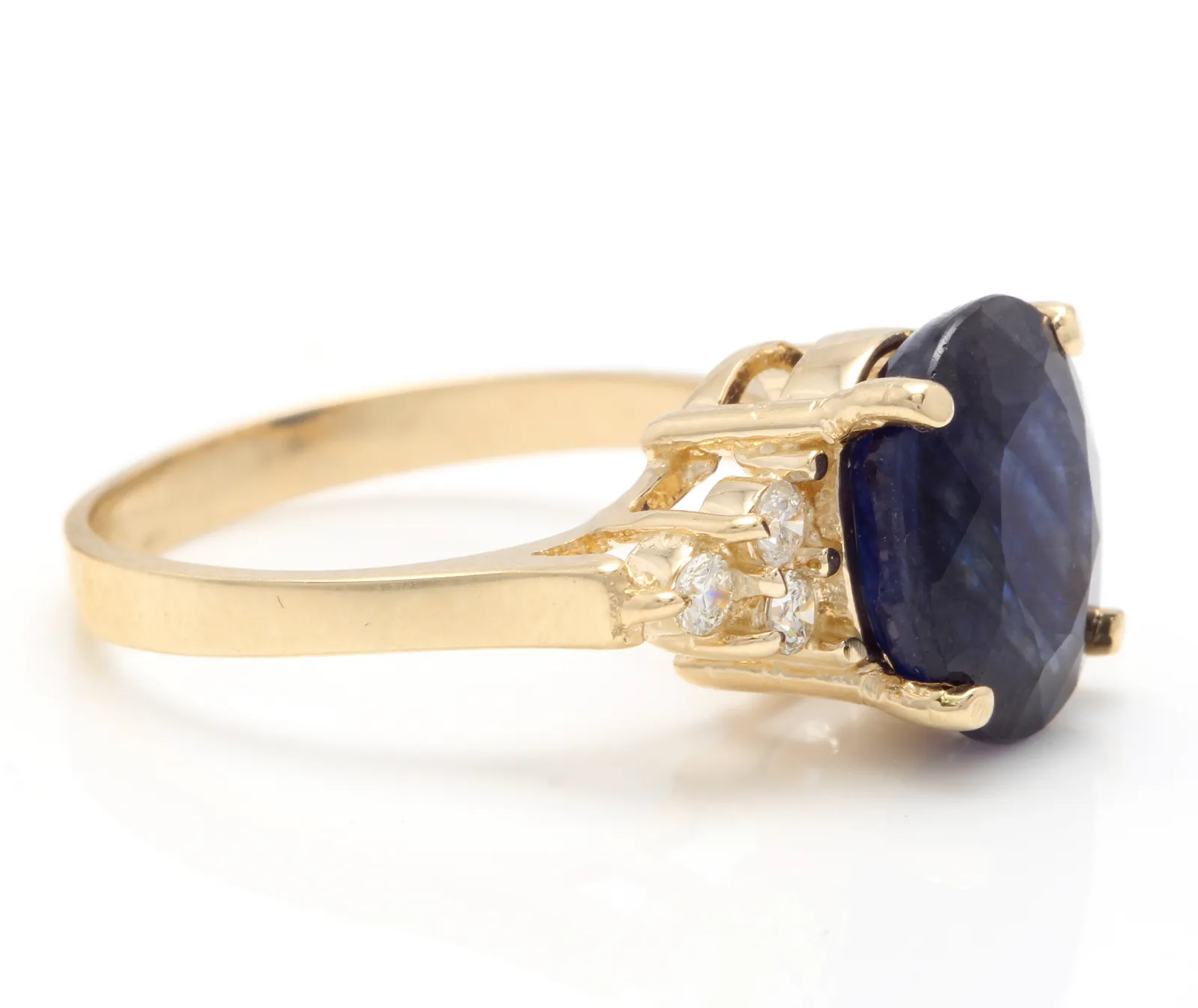 5.75 Carats Exquisite Natural Blue Sapphire and Diamond 14K Solid Yellow Gold Ring