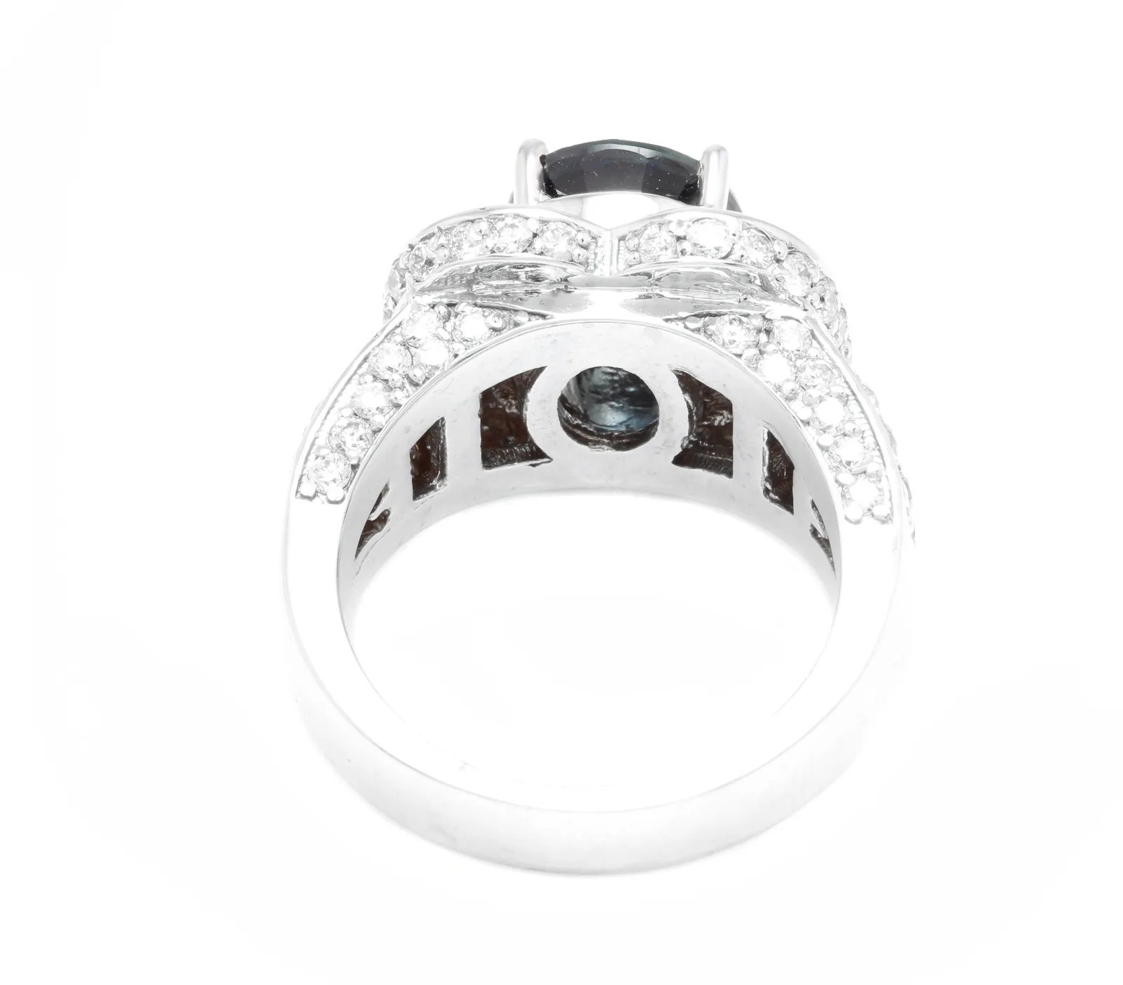 6.20 Carats Exquisite Natural Blue Sapphire and Diamond 14K Solid White Gold Ring