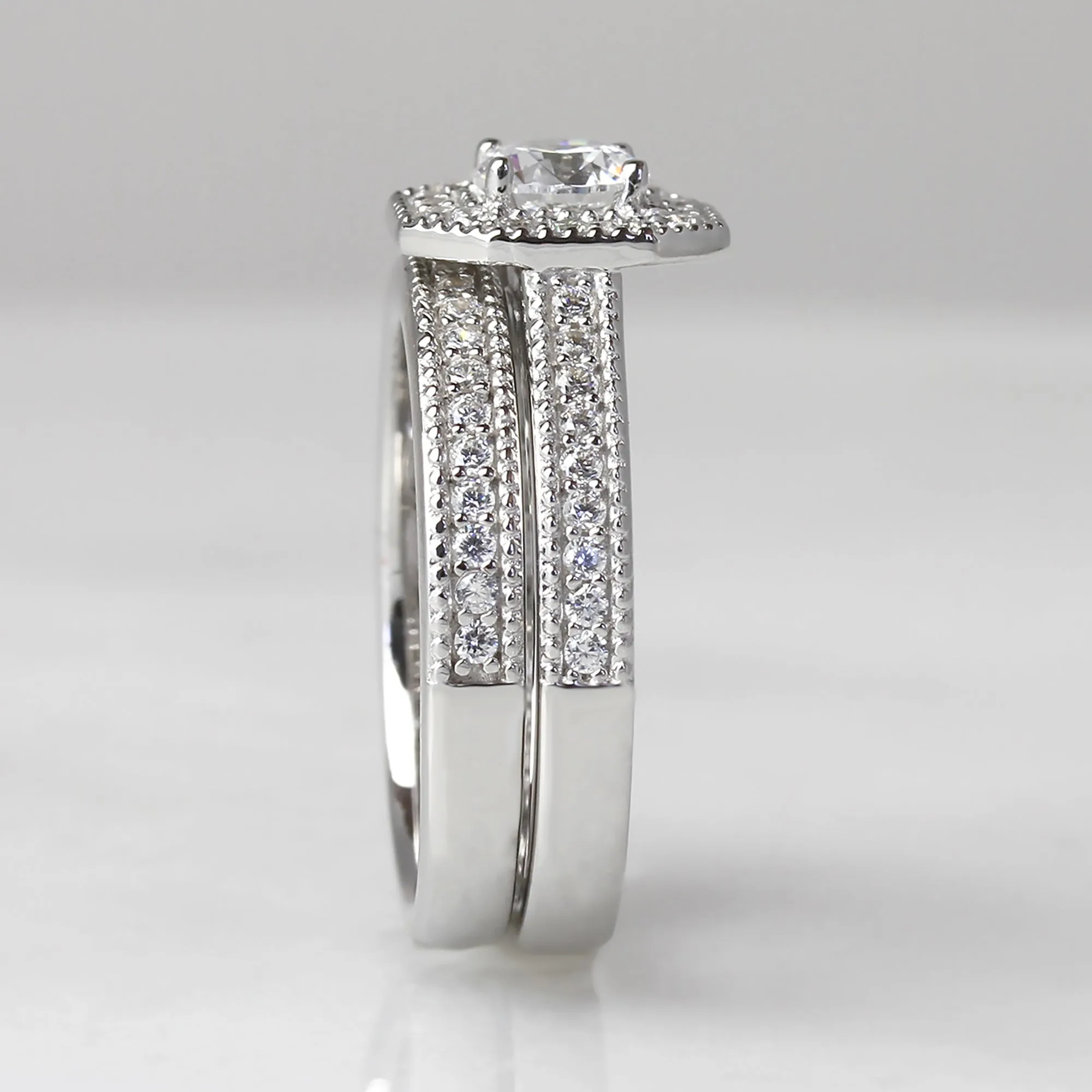 Brilliant 0.5 CT Vintage Halo Ring Set