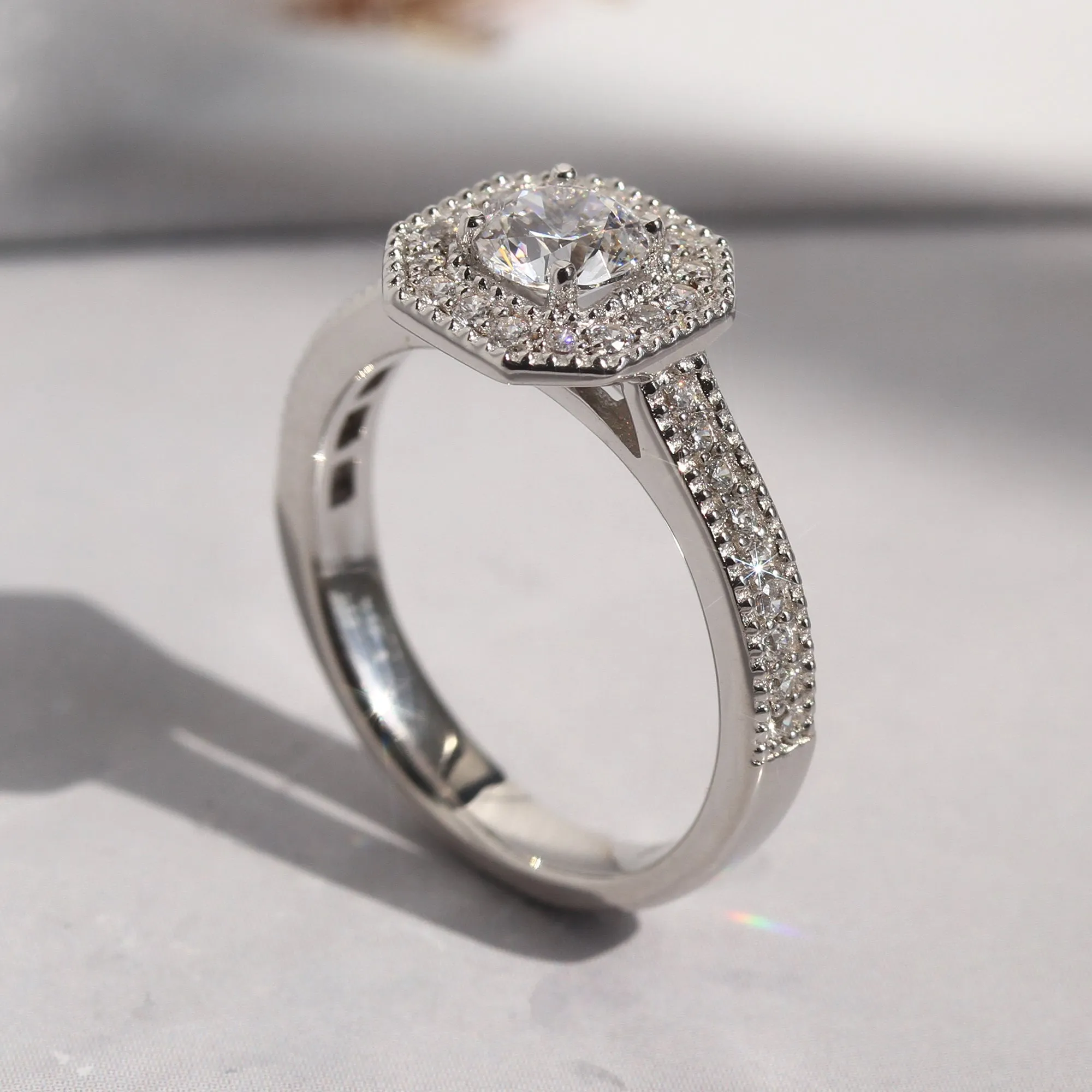 Brilliant 0.5 CT Vintage Halo Ring Set