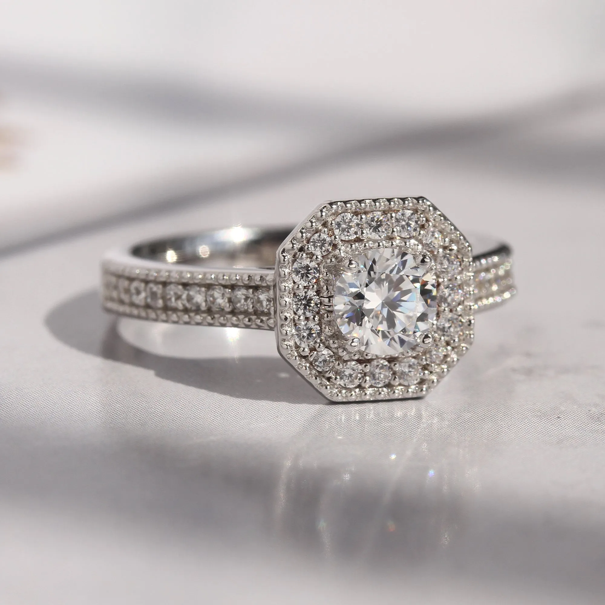 Brilliant 0.5 CT Vintage Halo Ring Set