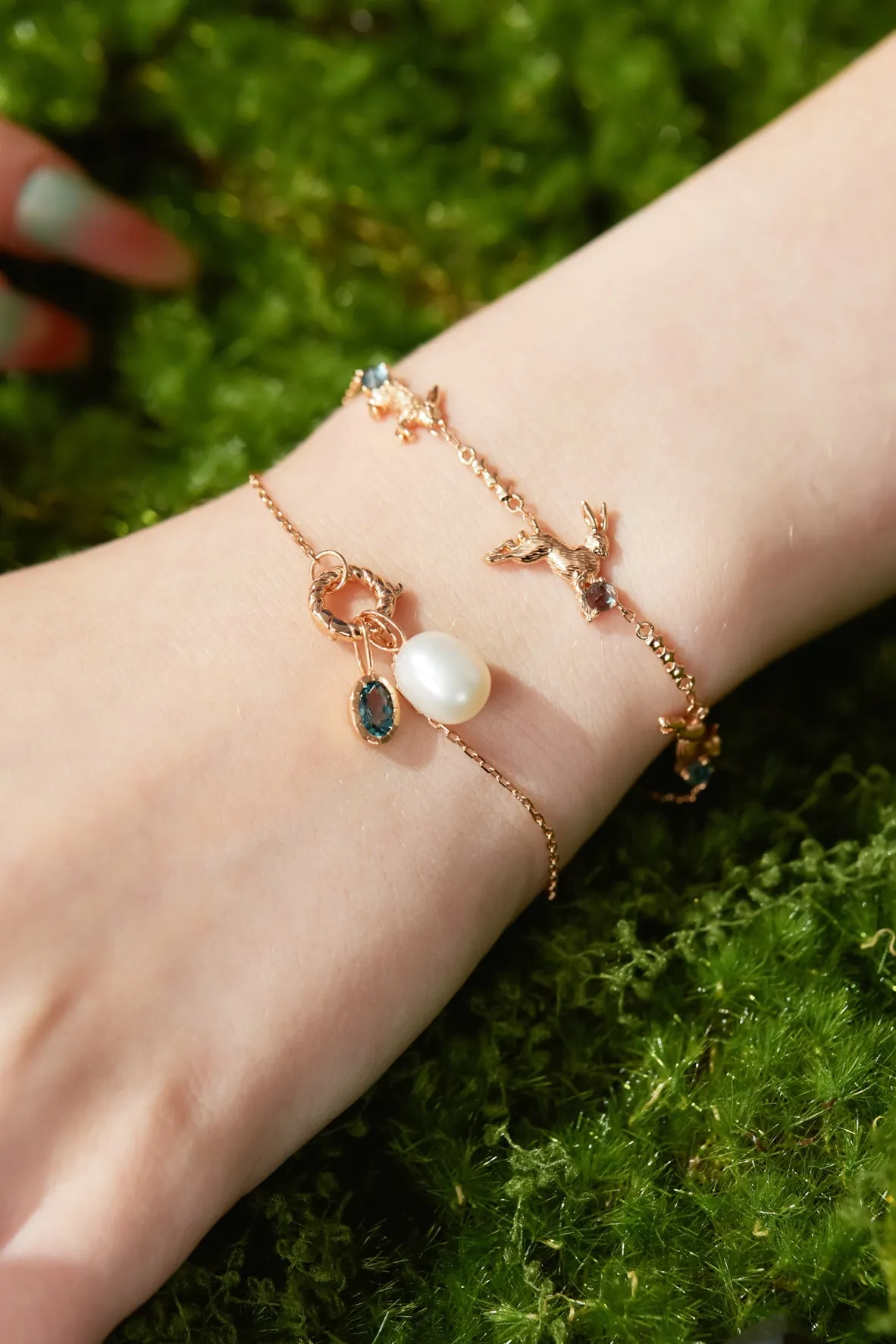Garnet & Pearl Gold Toggle Bracelet