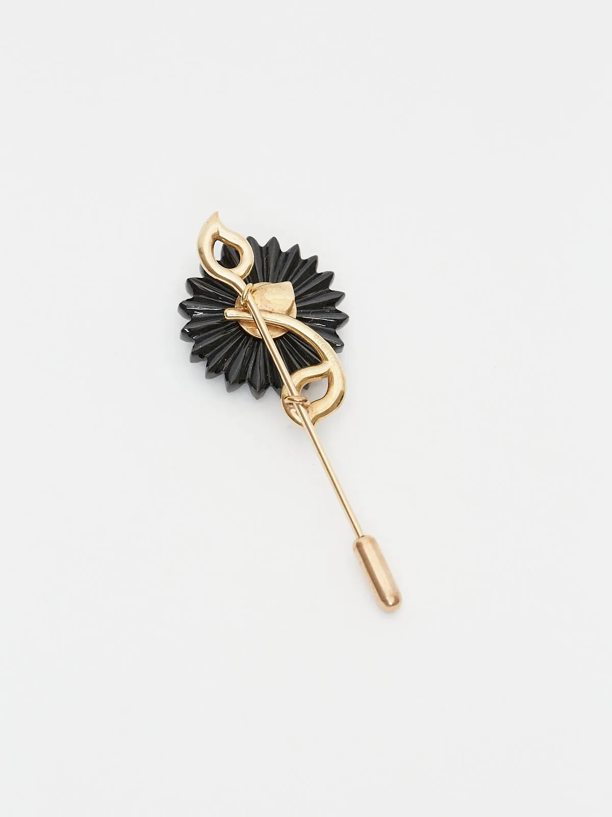 Summer Snow Pin Brooch in 9k Yellow Gold with Black Jade and Pink Sapphire