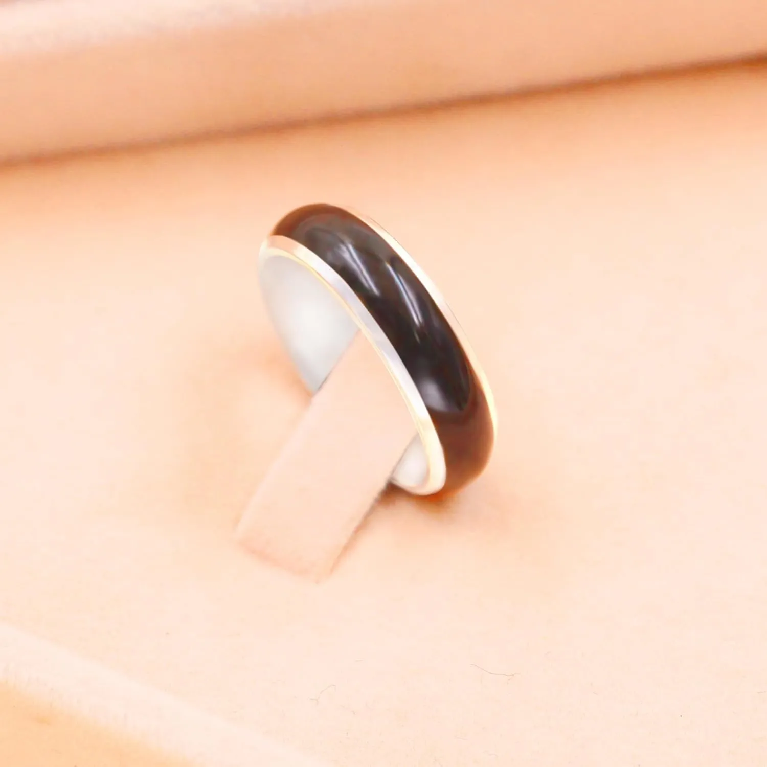 Temperature Changing Mood Ring for Men and Women, Stainless Steel Durable Wedding Band, Waterproof Couple Jewellry, Sporty Design Gift Y1854