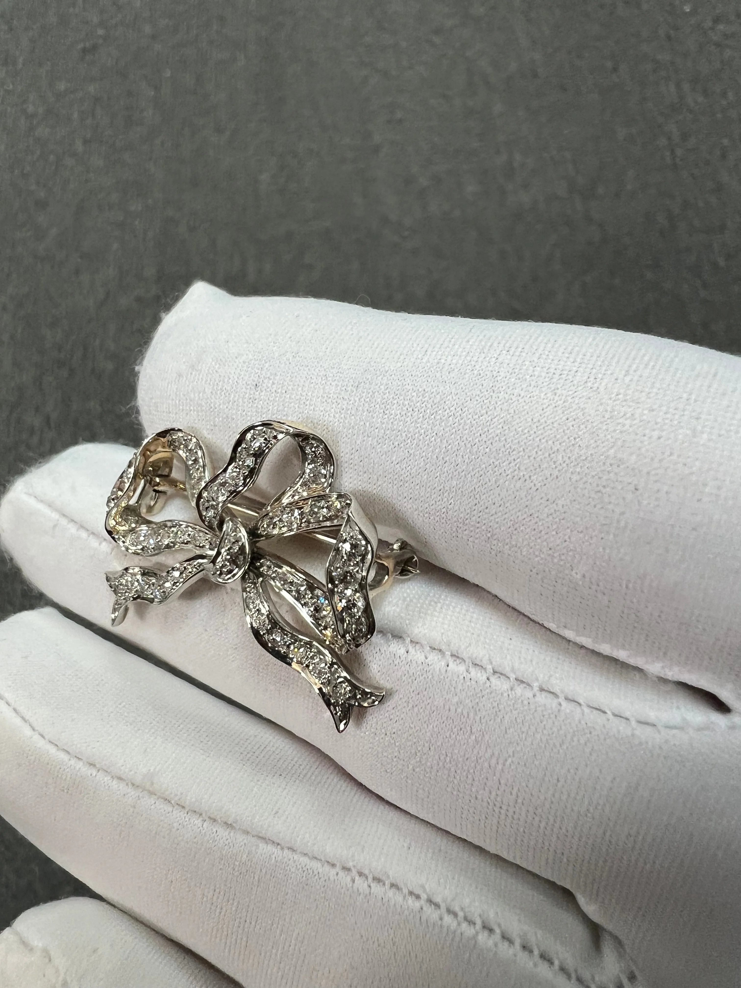 Tiffany Edwardian Old Mine Cut Diamond Platinum And 18k Gold Bow Brooch Circa 1910